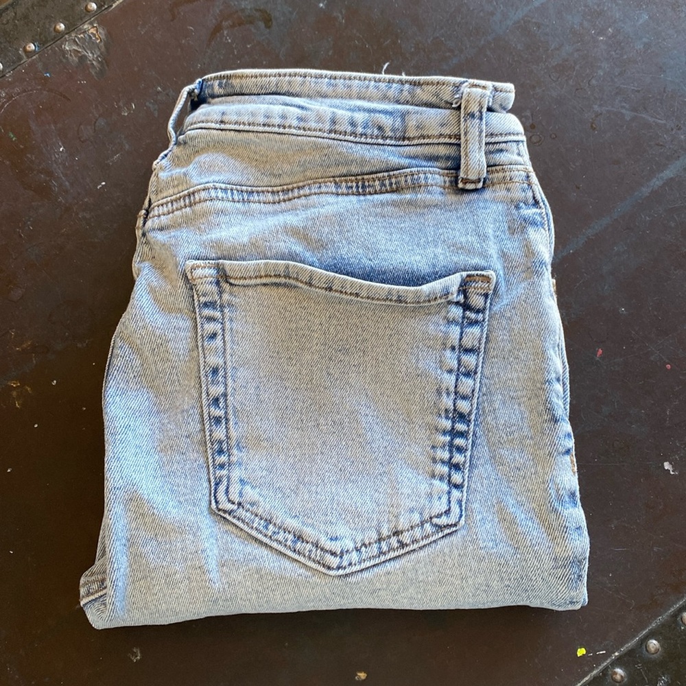 No Boundaries light wash jeans